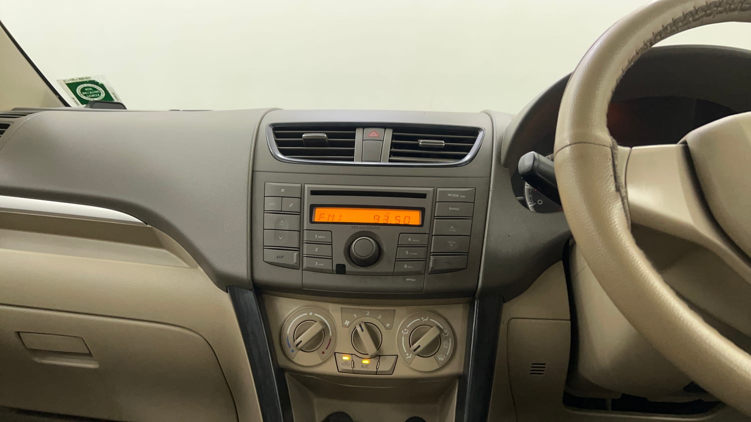 Used 2013 Maruti Suzuki Ertiga Vxi Petrol Manual interior MUSIC SYSTEM & AC CONTROL VIEW