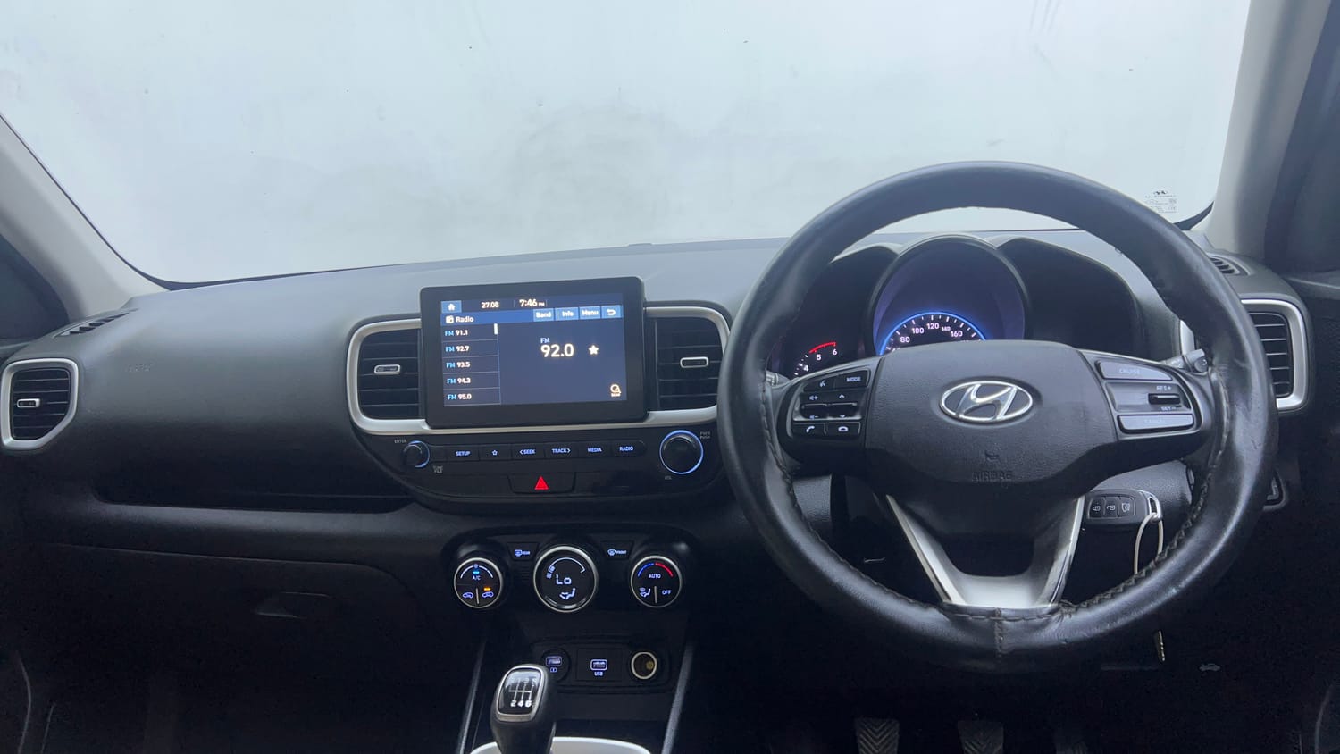 Used 2020 Hyundai Venue SX 1.4 CRDi Diesel Manual interior DASHBOARD VIEW