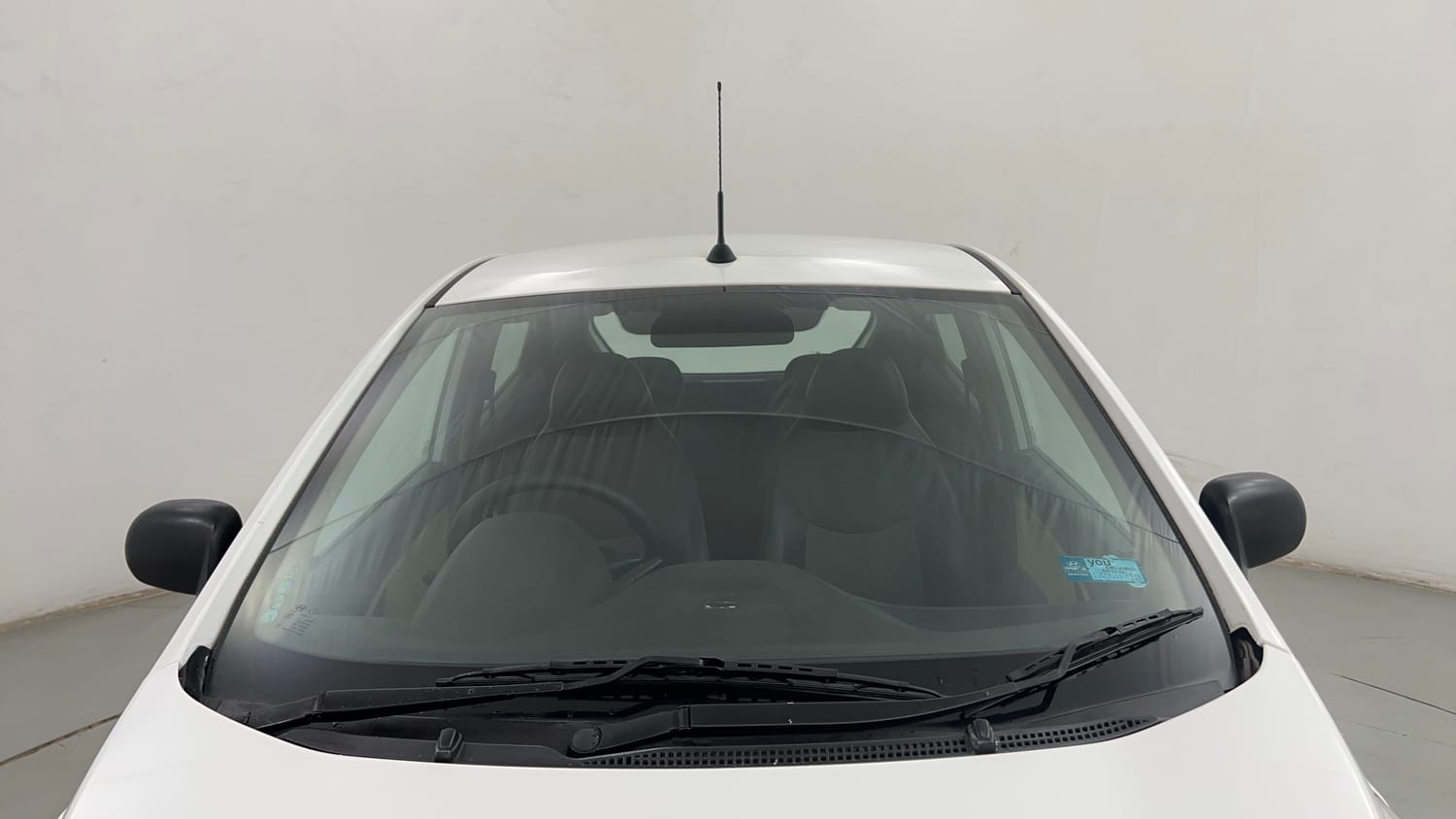 Used 2014 Hyundai Eon Magna Petrol Manual exterior FRONT WINDSHIELD VIEW