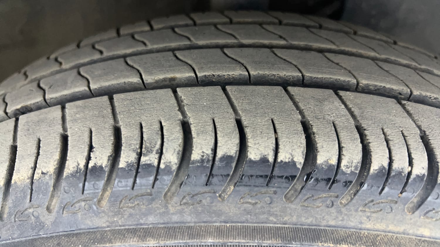 Used 2023 Maruti Suzuki Wagon R ZXI Plus 1.2 AGS Petrol Automatic tyres RIGHT FRONT TYRE TREAD VIEW