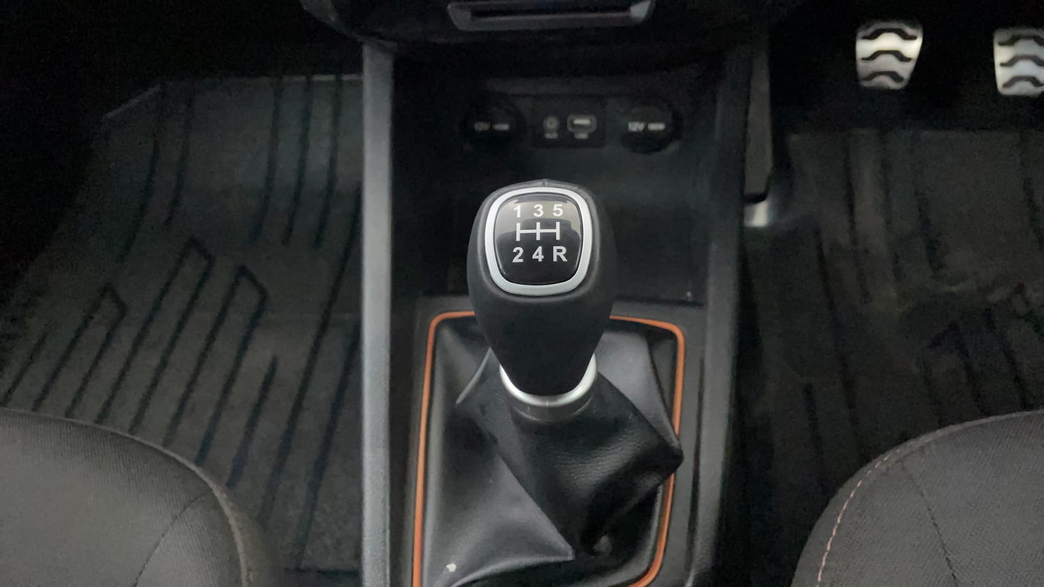 Used 2016 Hyundai i20 Active 1.2 SX Petrol Manual interior GEAR  KNOB VIEW