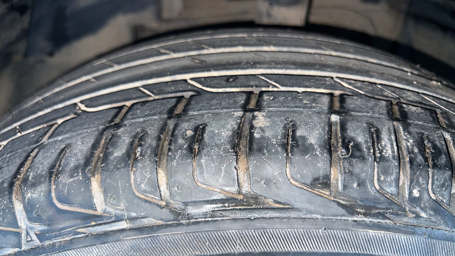 Used 2021 Tata Nexon XZA Plus (S) Petrol Automatic tyres LEFT FRONT TYRE TREAD VIEW