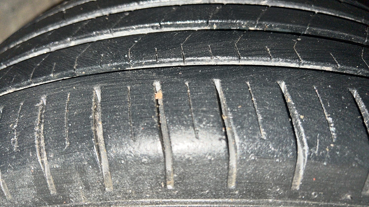 Used 2017 Maruti Suzuki Baleno Zeta 1.2 Petrol Manual tyres RIGHT FRONT TYRE TREAD VIEW