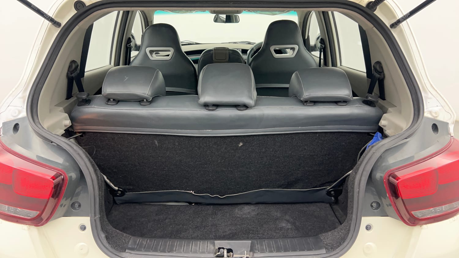 Used 2017 Mahindra KUV100 K6 6 STR Petrol Manual interior DICKY INSIDE VIEW