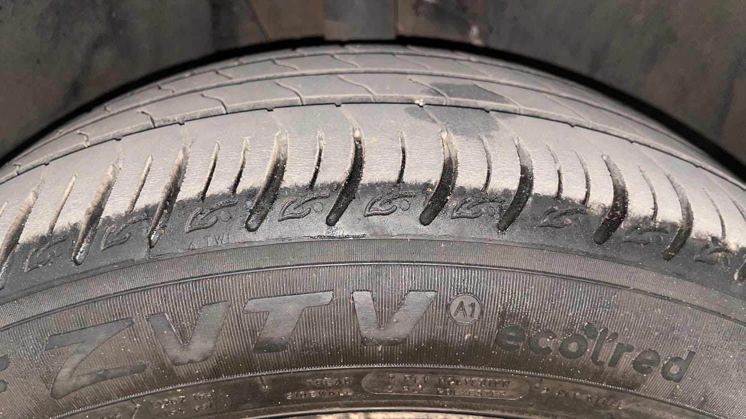 Used 2022 Tata Altroz XZ Petrol Petrol Manual tyres RIGHT FRONT TYRE TREAD VIEW