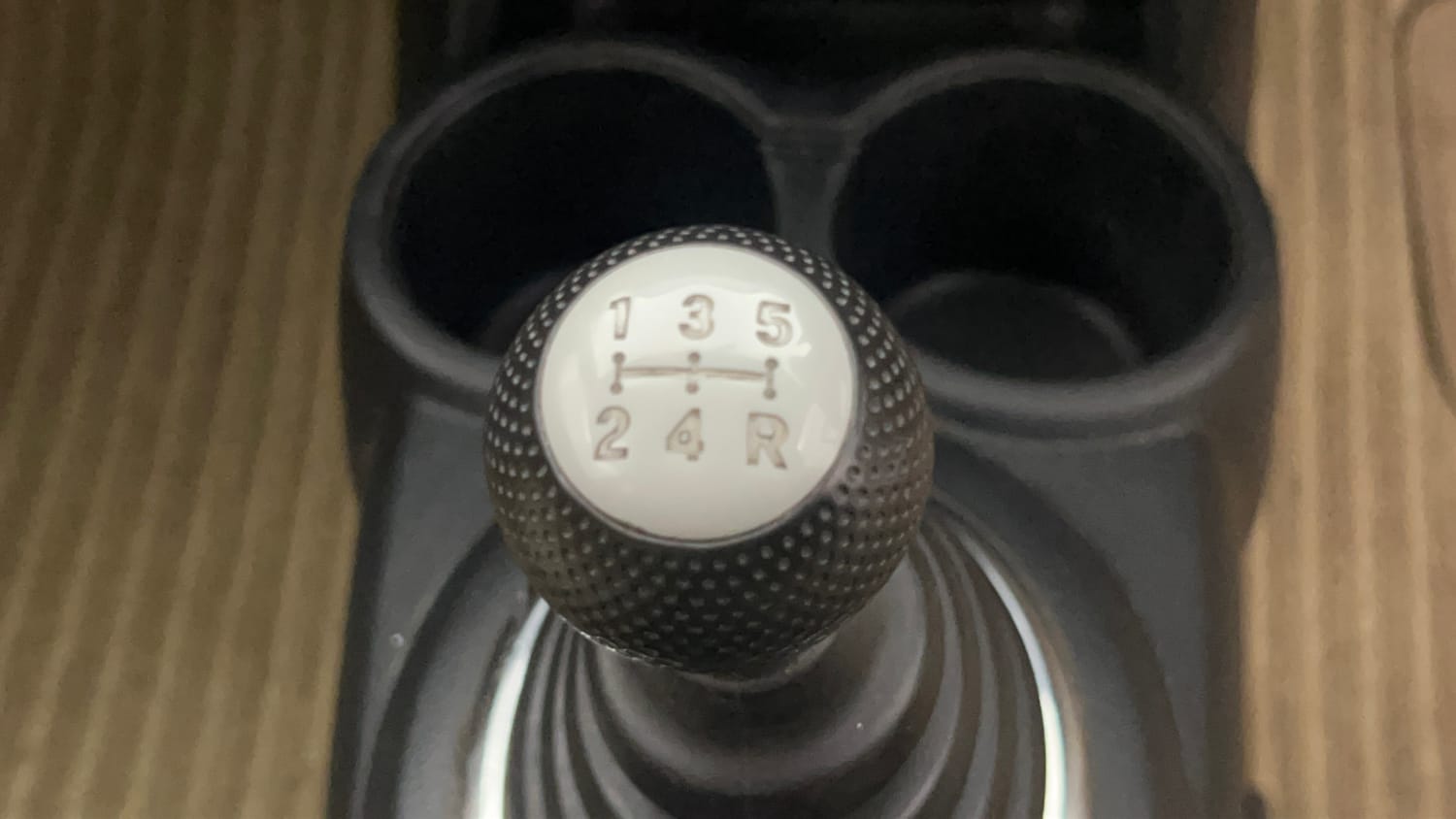 Used 2017 Honda Amaze 1.2 S i-VTEC Opt Petrol Manual interior GEAR  KNOB VIEW