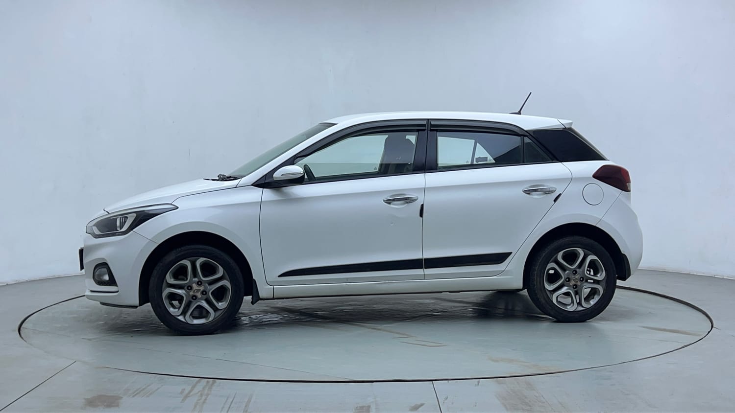 Used 2018 Hyundai Elite i20 Asta 1.2 (O) Petrol Manual exterior LEFT SIDE VIEW
