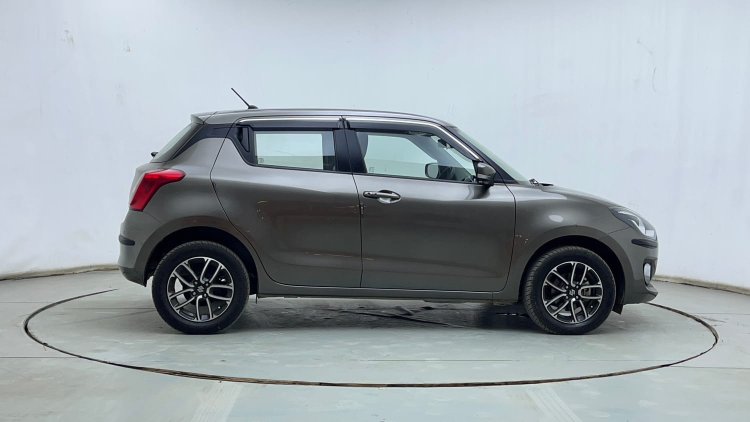 Used 2023 Maruti Suzuki Swift ZXi Plus Petrol Manual exterior RIGHT SIDE VIEW