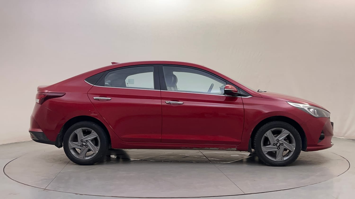 Used 2020 Hyundai Verna SX 1.5 MPi Petrol Manual exterior RIGHT SIDE VIEW