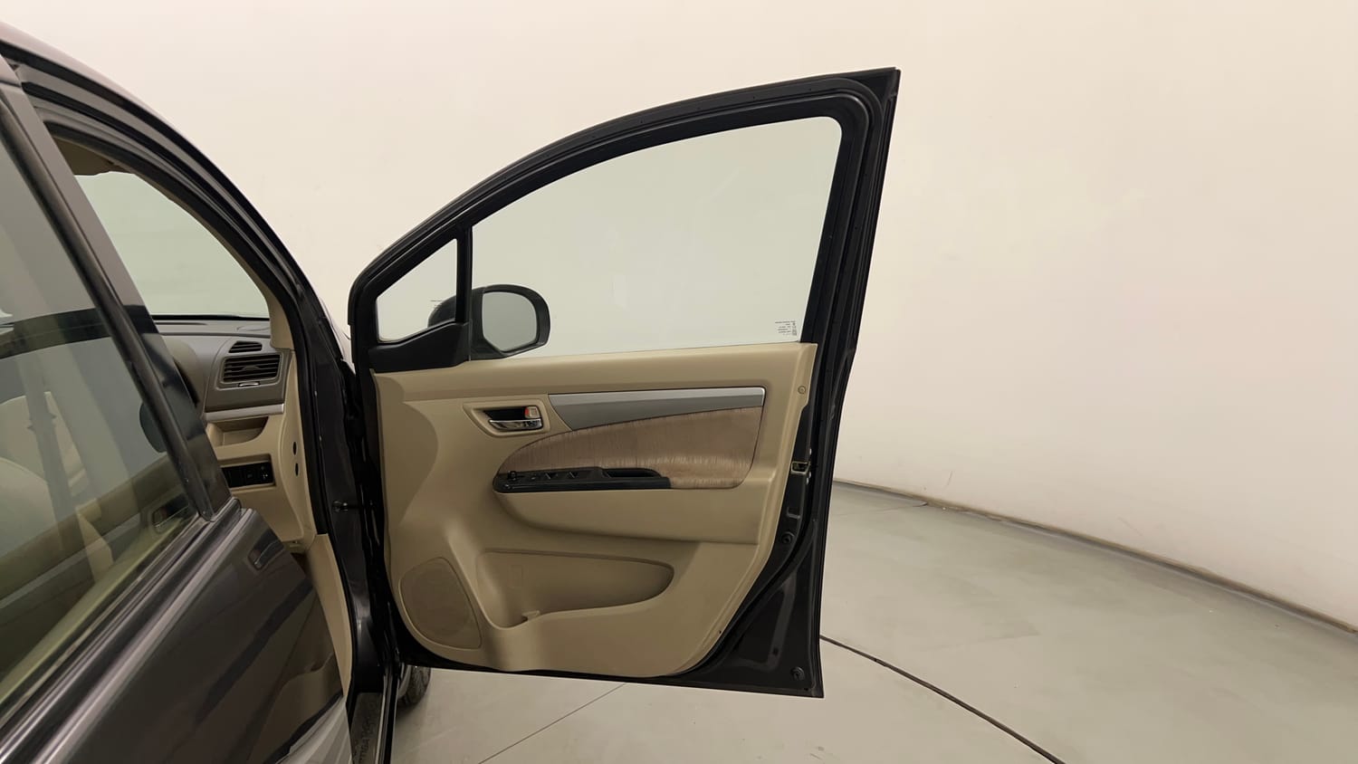 Used 2013 Maruti Suzuki Ertiga Vxi Petrol Manual interior RIGHT FRONT DOOR OPEN VIEW
