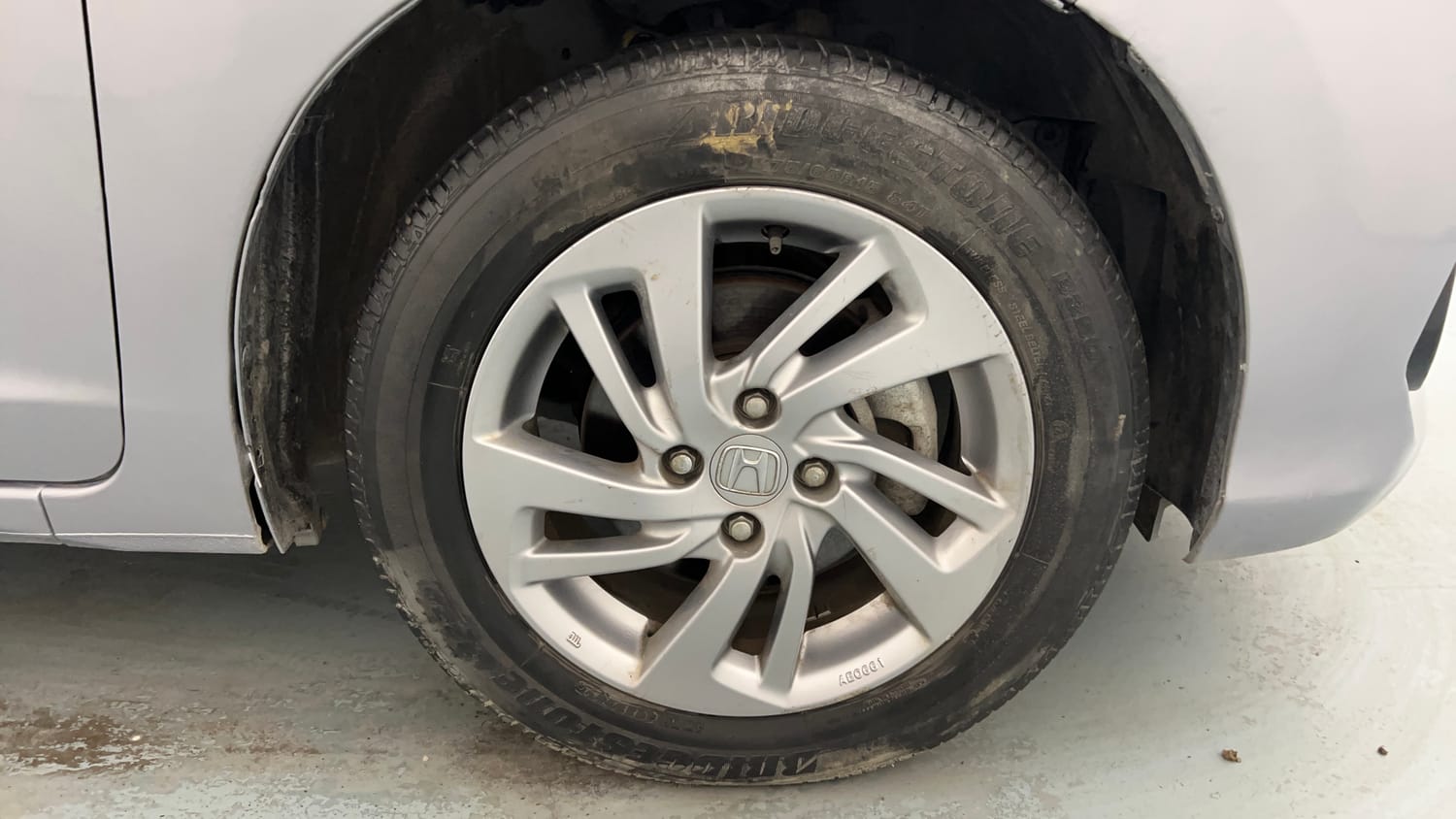 Used 2022 Honda Jazz ZX CVT Petrol Automatic tyres RIGHT FRONT TYRE RIM VIEW