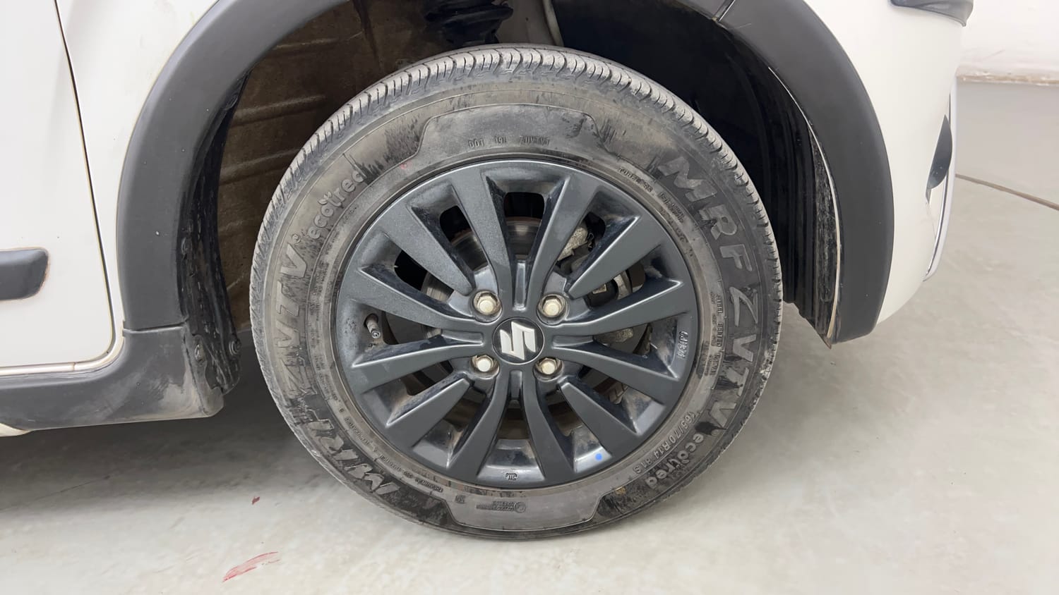 Used 2025 Maruti Suzuki Wagon R ZXI Plus 1.2 Petrol Manual tyres RIGHT FRONT TYRE RIM VIEW