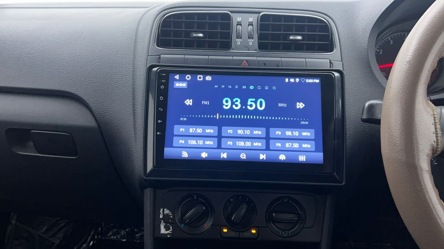 Used 2017 Volkswagen Ameo Trendline 1.2L (P) Petrol Manual interior MUSIC SYSTEM & AC CONTROL VIEW