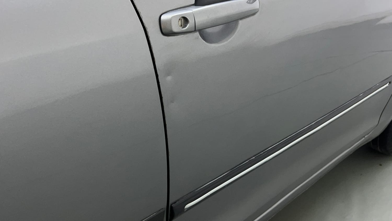 Used 2015 Maruti Suzuki Swift VXi Petrol Manual dents MINOR DENT