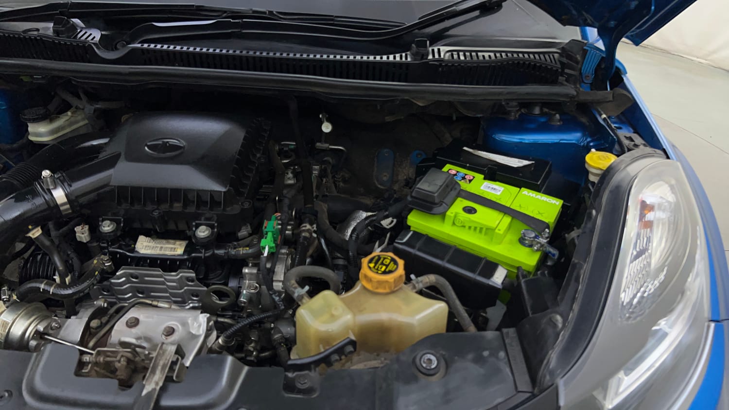 Used 2019 Tata Nexon XZA Plus Petrol Petrol Automatic engine ENGINE LEFT SIDE HINGE & APRON VIEW