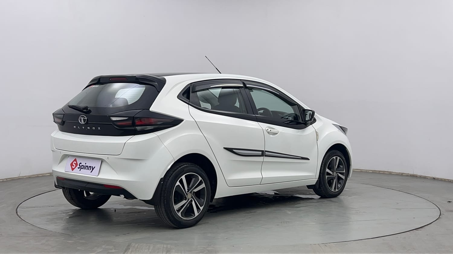 Used 2021 Tata Altroz XZ Plus Petrol Petrol Manual exterior RIGHT REAR CORNER VIEW