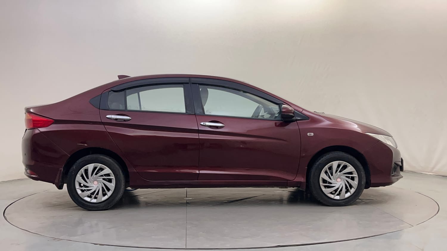 Used 2014 Honda City SV Diesel Diesel Manual exterior RIGHT SIDE VIEW