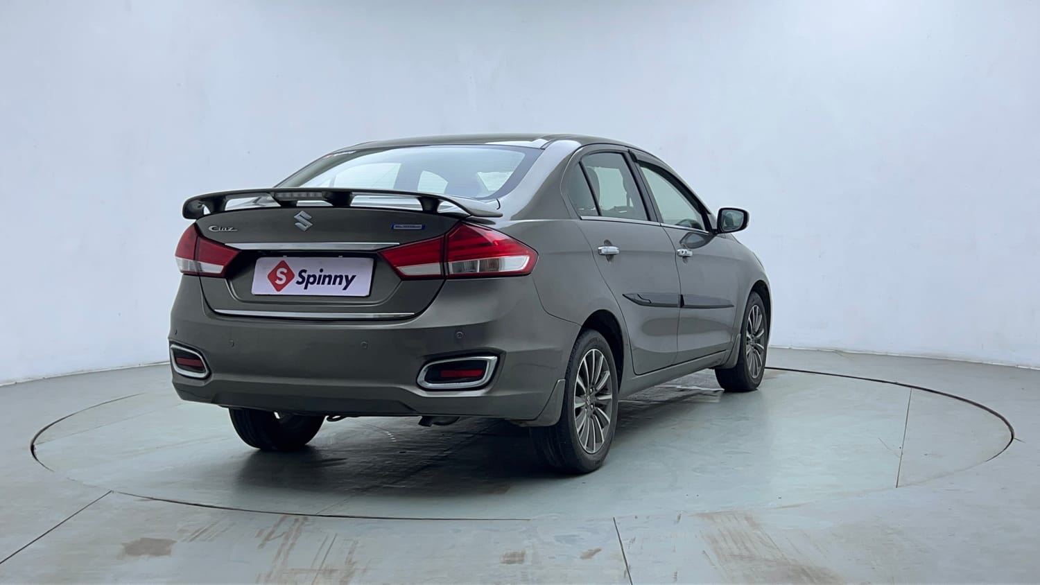 Used 2019 Maruti Suzuki Ciaz Alpha Hybrid 1.5 AT Petrol Automatic exterior RIGHT REAR CORNER VIEW