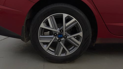 Used 2023 Hyundai Verna SX 1.5 Petrol MT Petrol Manual tyres RIGHT REAR TYRE RIM VIEW