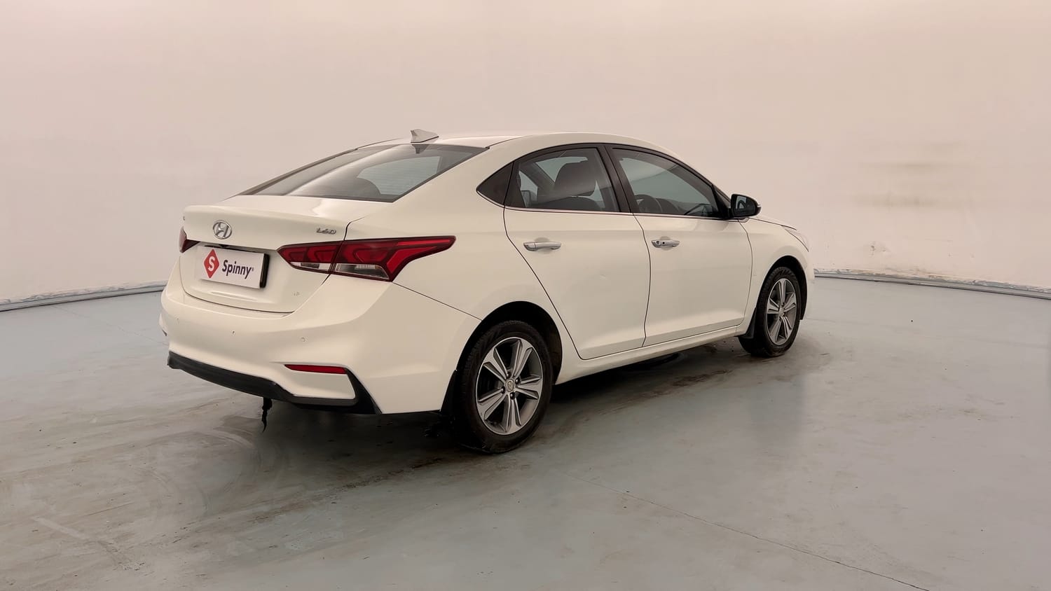 Used 2019 Hyundai Verna SX (O) 1.6 CRDi Diesel Manual exterior RIGHT REAR CORNER VIEW