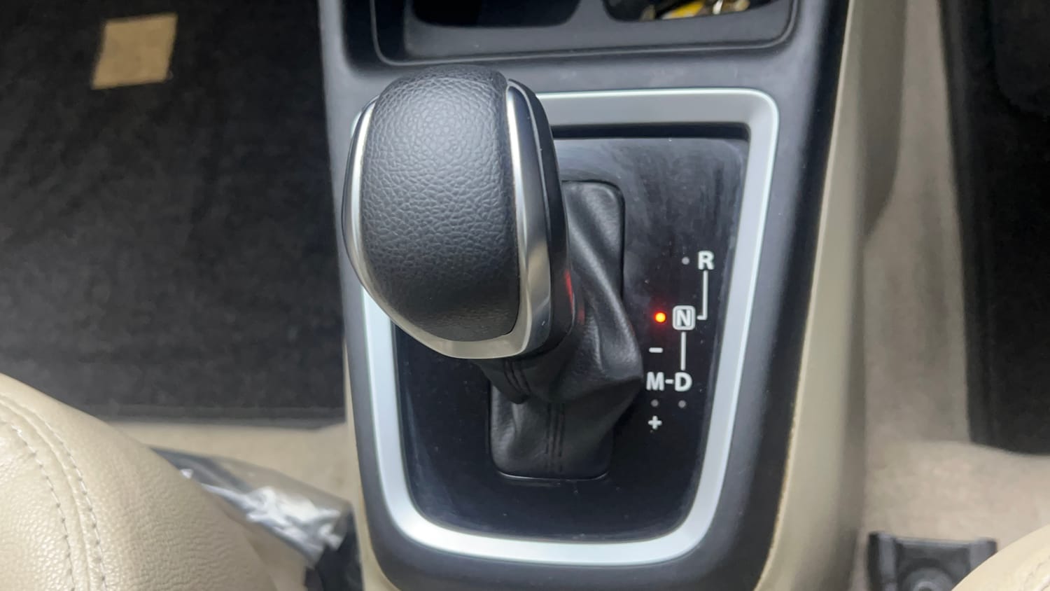 Used 2021 Maruti Suzuki Dzire ZXi Plus AGS Petrol Automatic interior GEAR  KNOB VIEW