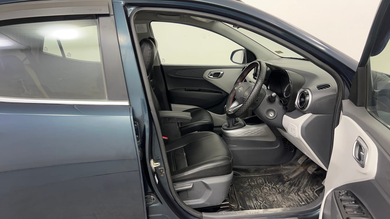 Used 2020 Hyundai Grand i10 Nios Sportz 1.2 Kappa VTVT CNG Cng Manual interior RIGHT SIDE FRONT DOOR CABIN VIEW