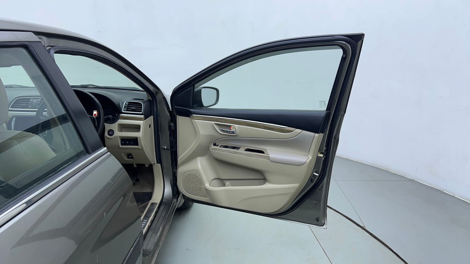 Used 2019 Maruti Suzuki Ciaz Alpha Hybrid 1.5 AT Petrol Automatic interior RIGHT FRONT DOOR OPEN VIEW