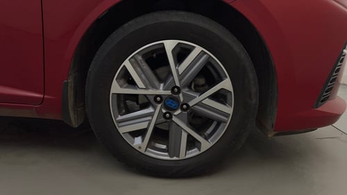 Used 2023 Hyundai Verna SX 1.5 Petrol MT Petrol Manual tyres RIGHT FRONT TYRE RIM VIEW
