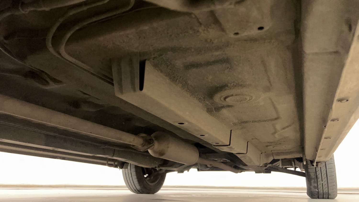 Used 2016 Maruti Suzuki Wagon R 1.0 VXI AMT Petrol Automatic extra REAR RIGHT UNDERBODY VIEW