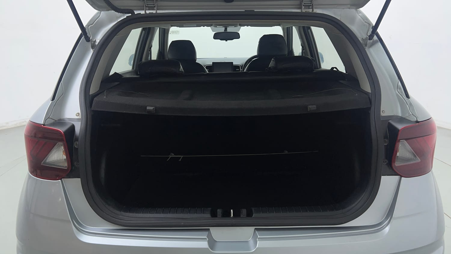 Used 2020 Hyundai Venue SX Plus 1.0 Turbo DCT Petrol Automatic interior DICKY INSIDE VIEW
