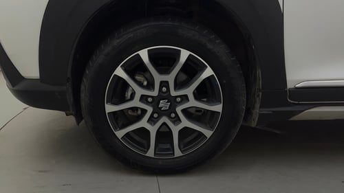 Used 2023 Maruti Suzuki XL6 Zeta AT Petrol Petrol Automatic tyres LEFT FRONT TYRE RIM VIEW
