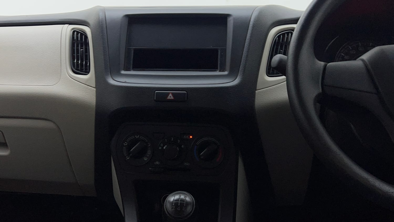 Used 2022 Maruti Suzuki Wagon R LXI 1.0 CNG Cng Manual interior MUSIC SYSTEM & AC CONTROL VIEW