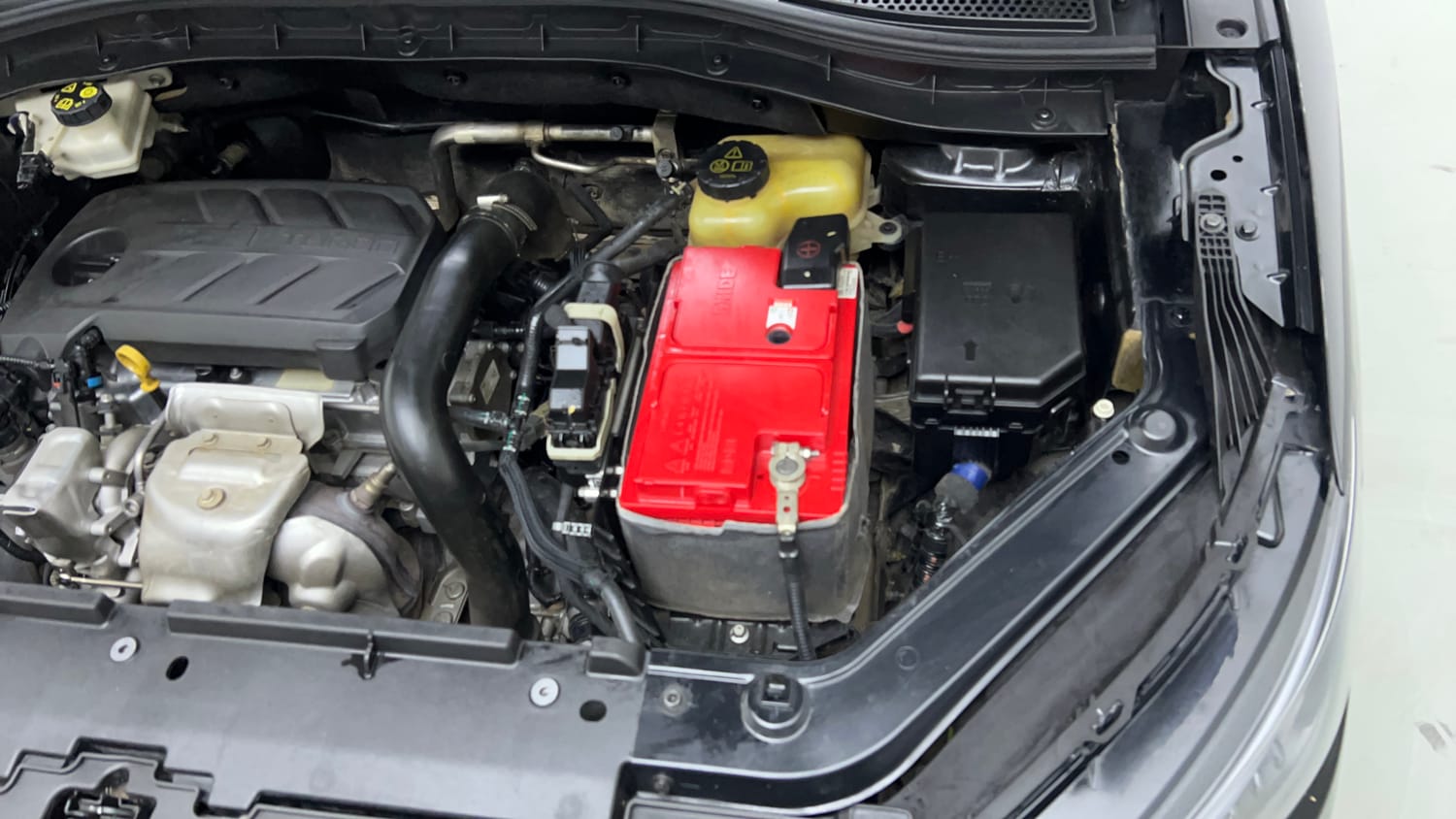 Used 2021 MG Motors Astor Savvy 1.3 Turbo AT S Red Petrol Automatic engine ENGINE LEFT SIDE VIEW