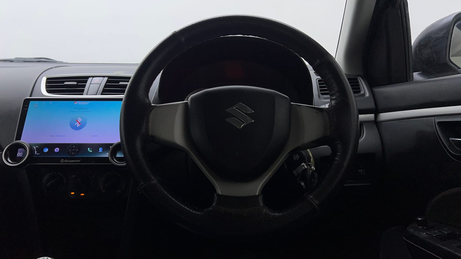 Used 2015 Maruti Suzuki Swift VXi Petrol Manual interior STEERING VIEW