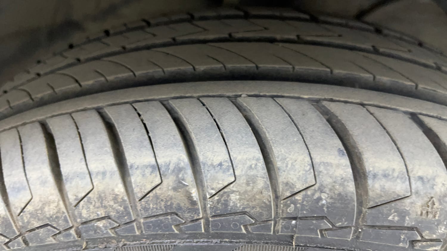 Used 2023 Maruti Suzuki Swift ZXi Plus Petrol Manual tyres RIGHT FRONT TYRE TREAD VIEW