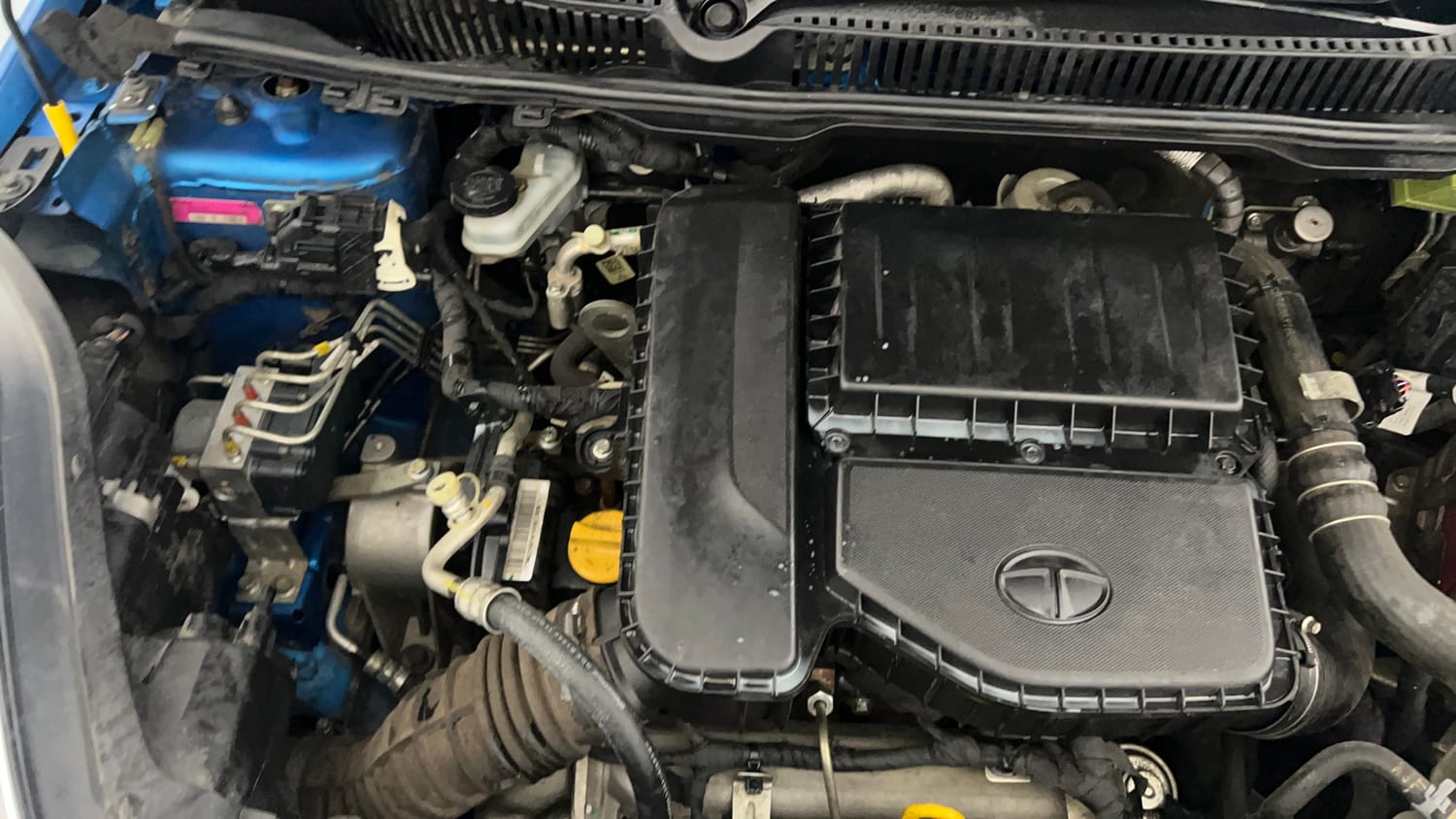 Used 2017 Tata Nexon XZ Plus Diesel Diesel Manual engine ENGINE RIGHT SIDE VIEW