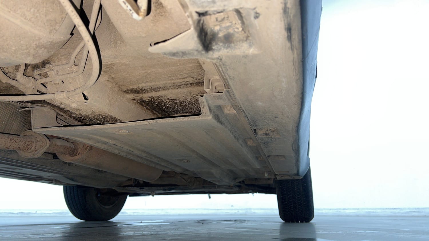 Used 2023 Maruti Suzuki Grand Vitara Sigma Smart Hybrid Petrol Manual extra REAR RIGHT UNDERBODY VIEW