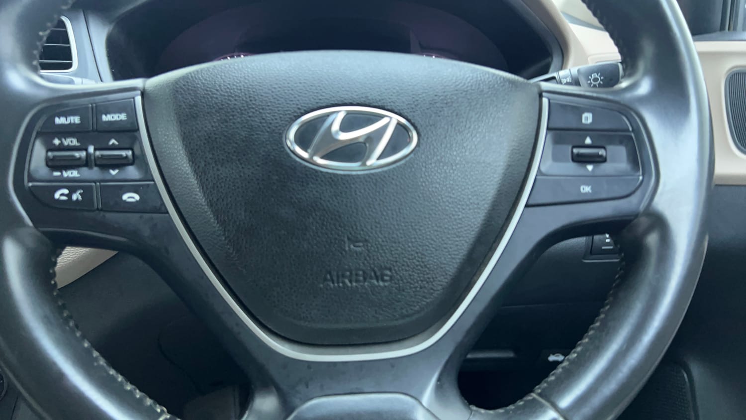 Used 2018 Hyundai Elite i20 Asta 1.2 (O) Petrol Manual top_features Airbags