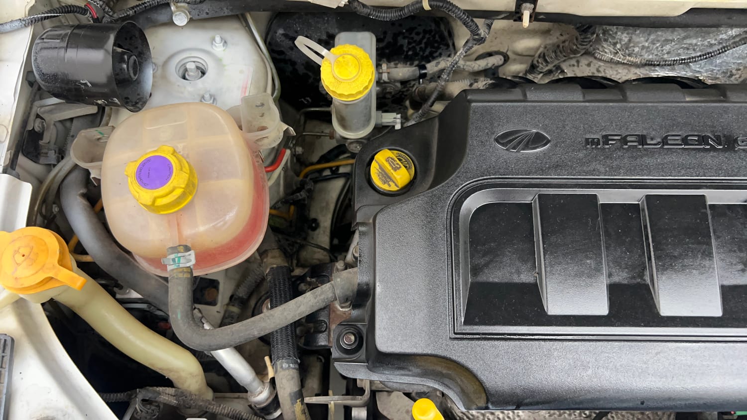 Used 2017 Mahindra KUV100 K6 6 STR Petrol Manual engine ENGINE RIGHT SIDE VIEW