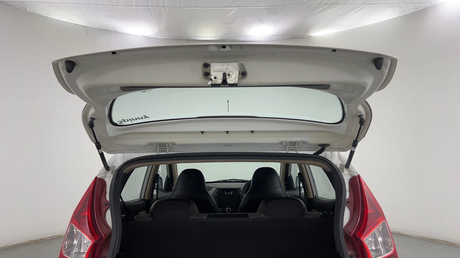 Used 2014 Hyundai Eon Magna Petrol Manual interior DICKY DOOR OPEN VIEW