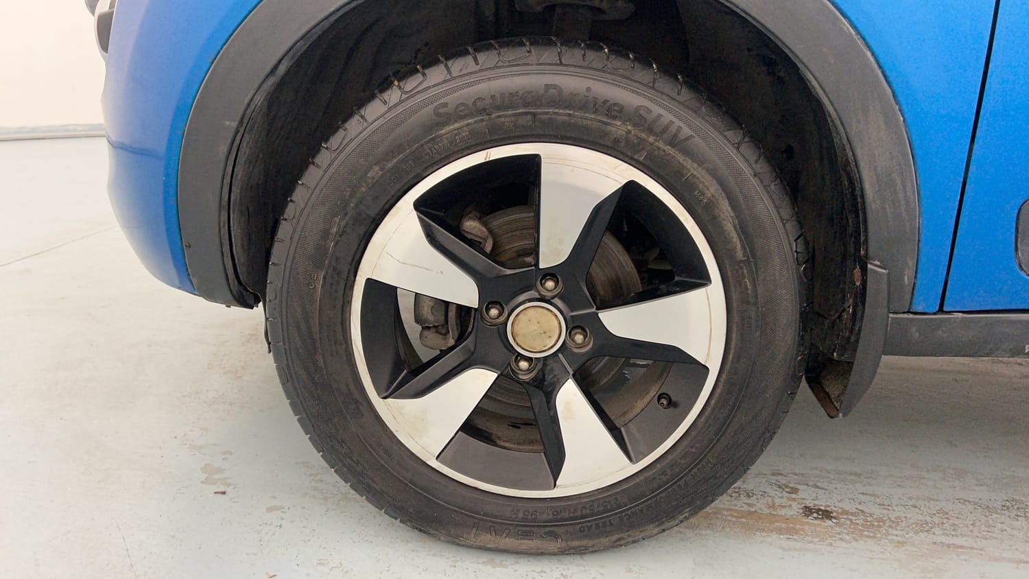 Used 2017 Tata Nexon XZ Plus Diesel Diesel Manual tyres LEFT FRONT TYRE RIM VIEW