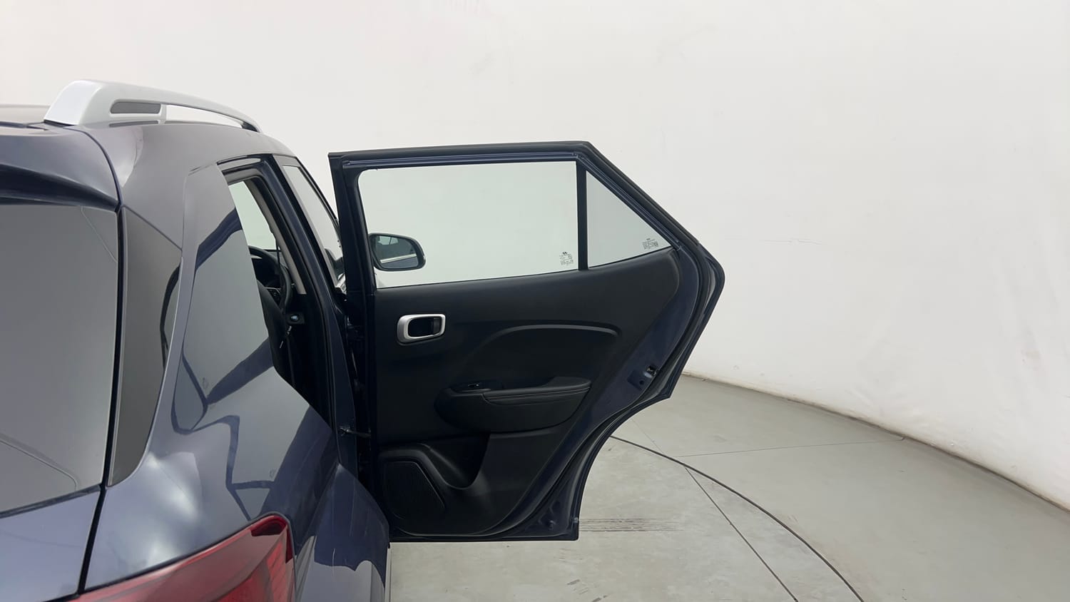 Used 2021 Hyundai Venue SX (O) 1.5 CRDi Diesel Manual interior RIGHT REAR DOOR OPEN VIEW