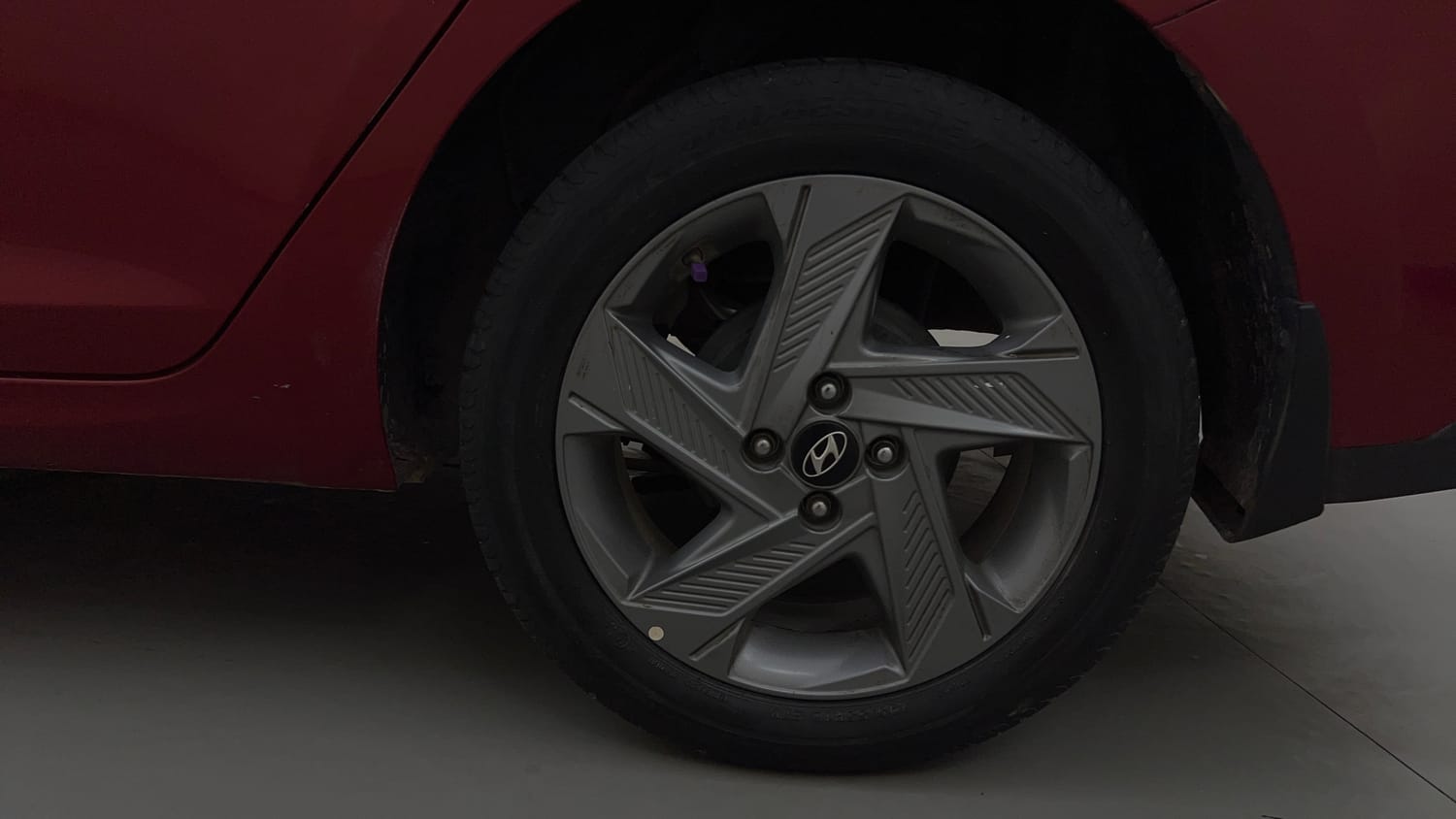 Used 2020 Hyundai Verna SX 1.5 MPi Petrol Manual tyres LEFT REAR TYRE RIM VIEW