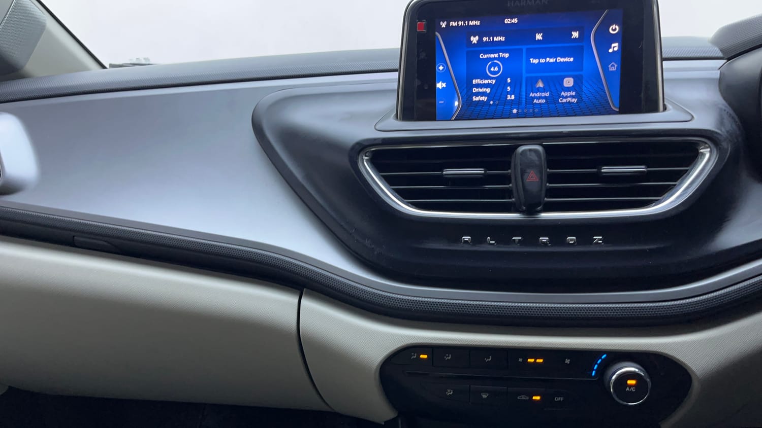 Used 2022 Tata Altroz XM Plus Petrol Petrol Manual interior MUSIC SYSTEM & AC CONTROL VIEW