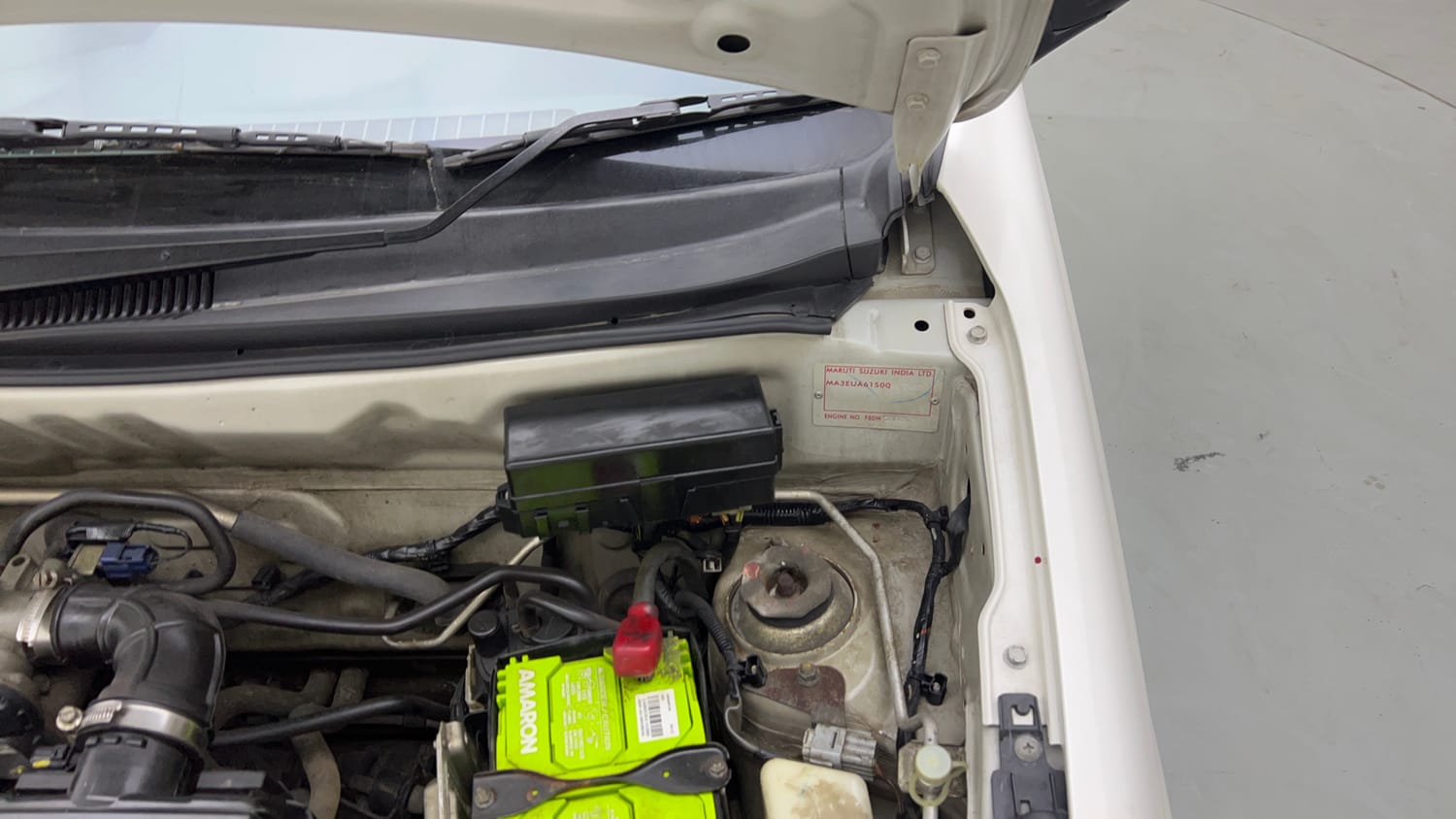 Used 2017 Maruti Suzuki Alto 800 VXi Petrol Manual engine ENGINE LEFT SIDE HINGE & APRON VIEW