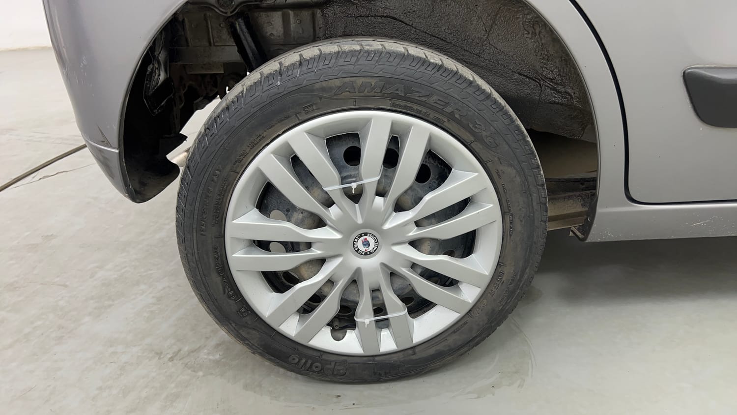 Used 2017 Maruti Suzuki Wagon R 1.0 VXI AMT (O) Petrol Automatic tyres RIGHT REAR TYRE RIM VIEW