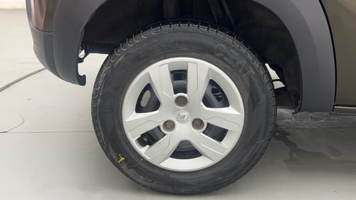 Used 2018 Renault Kwid 1.0 RXT AMT Opt Petrol Automatic tyres RIGHT REAR TYRE RIM VIEW