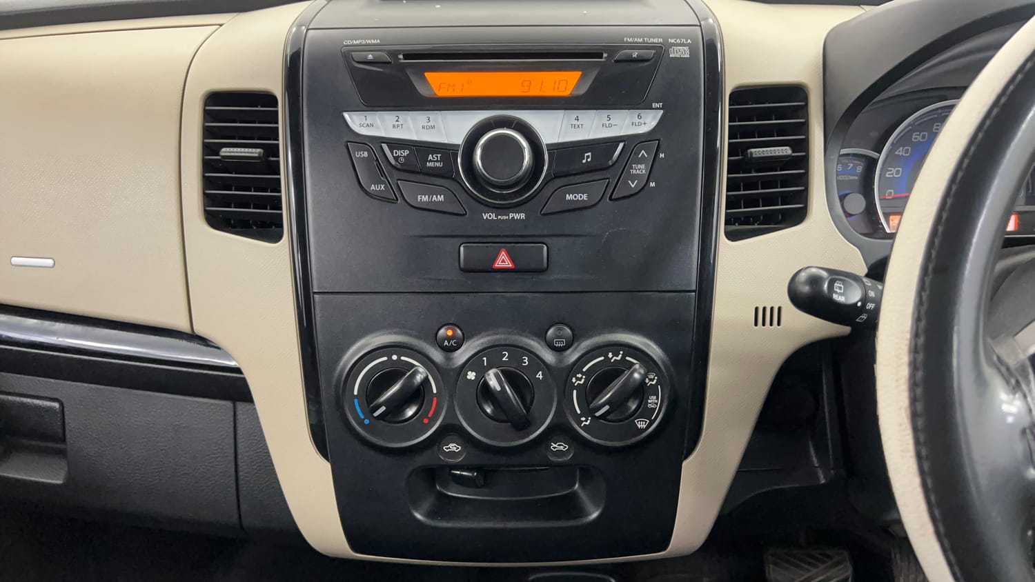 Used 2017 Maruti Suzuki Wagon R 1.0 VXI AMT (O) Petrol Automatic interior MUSIC SYSTEM & AC CONTROL VIEW