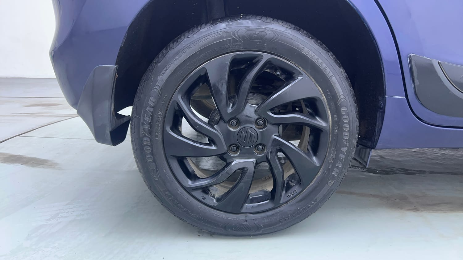 Used 2019 Maruti Suzuki Baleno Zeta Automatic Petrol Automatic tyres RIGHT REAR TYRE RIM VIEW