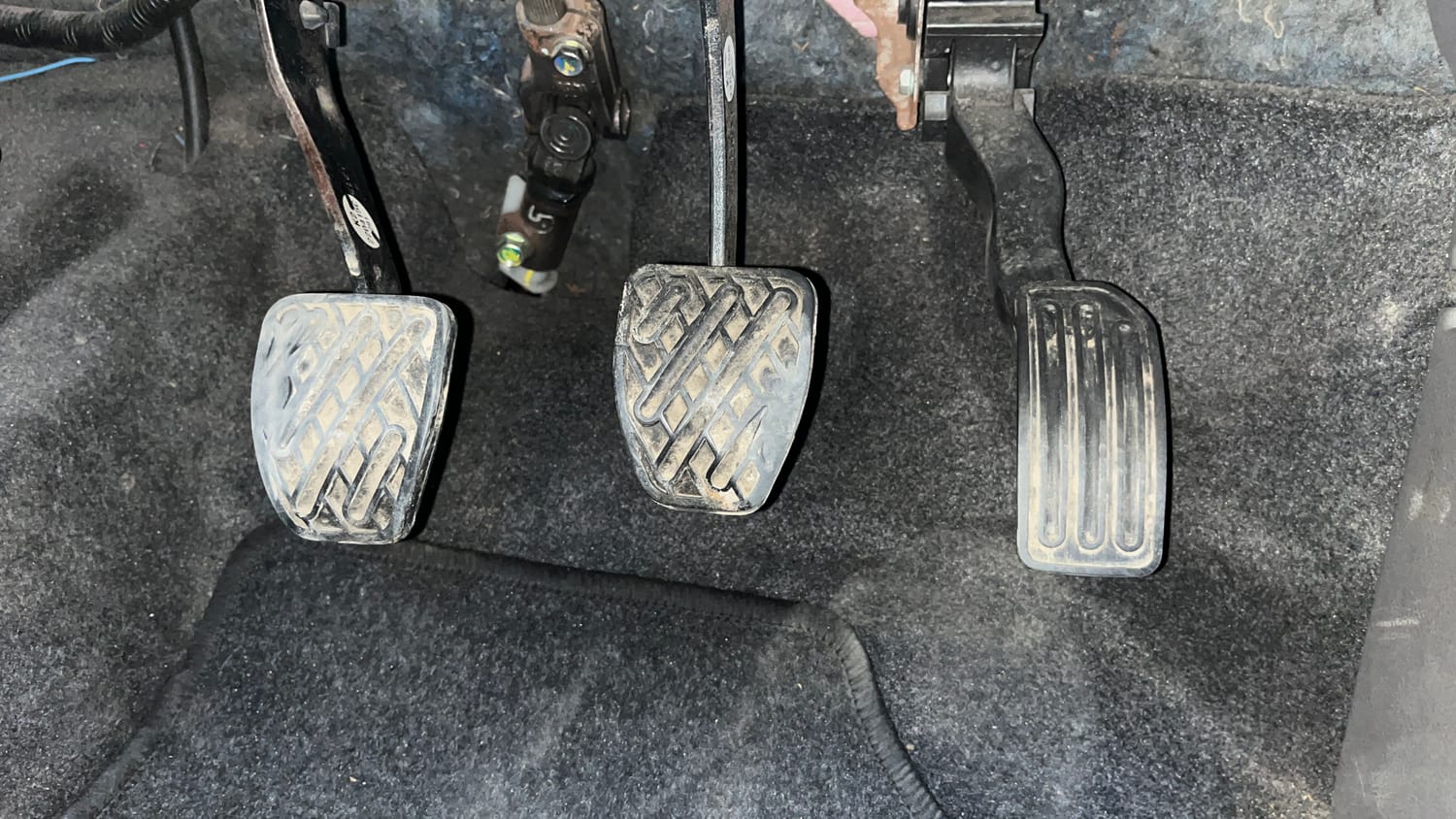 Used 2015 Datsun GO T Petrol Manual interior PEDALS VIEW